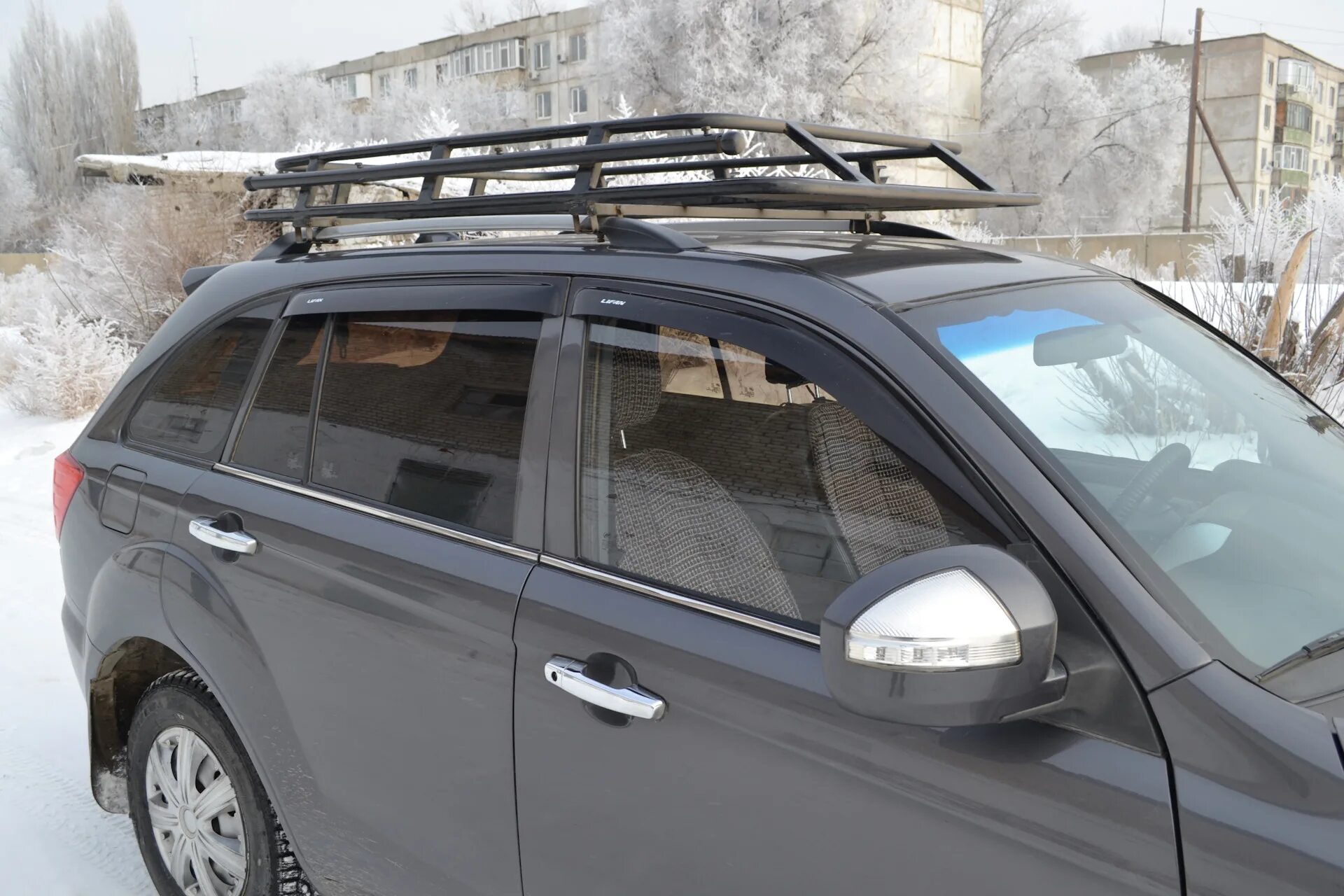 Крыша лифан х60. Багажник на крышу lifan x60. багажник на крышу лифан х60. рейлинги на лифан х60. лифан икс 60 багажник.