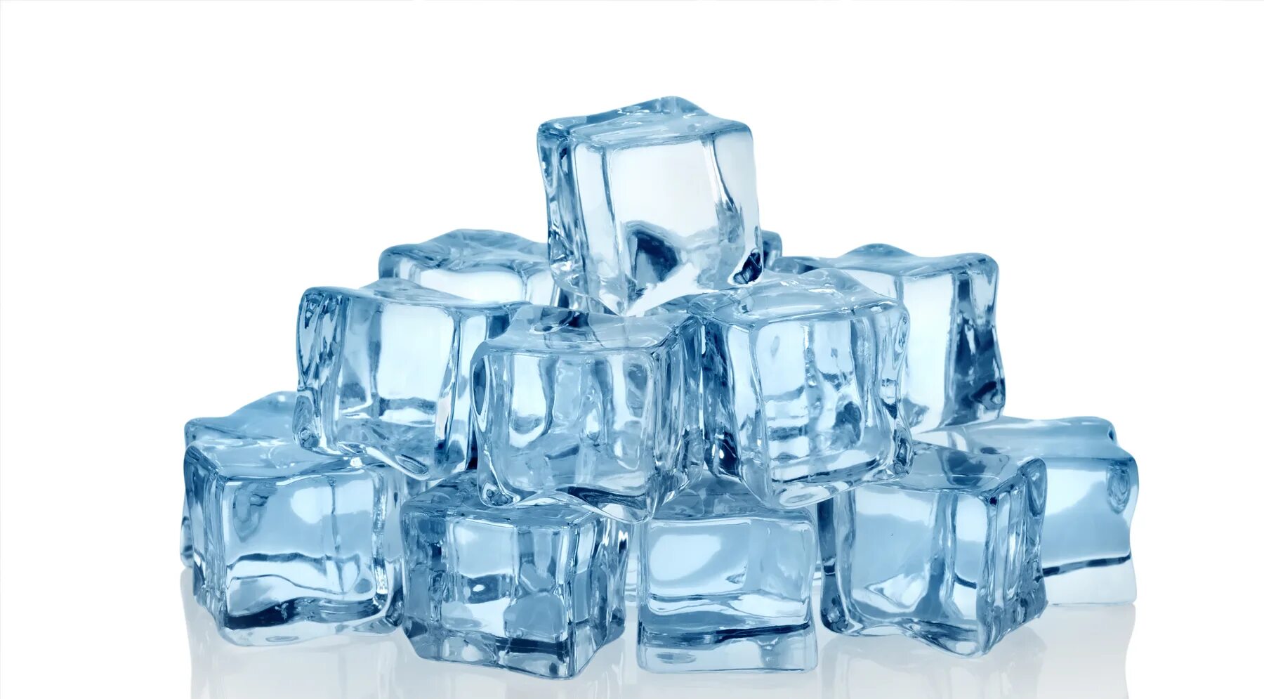 Сколько кубиков льда. Кубики льда. Кусочки льда. Стеклянный кубик. Кубики льда на прозрачном фоне.