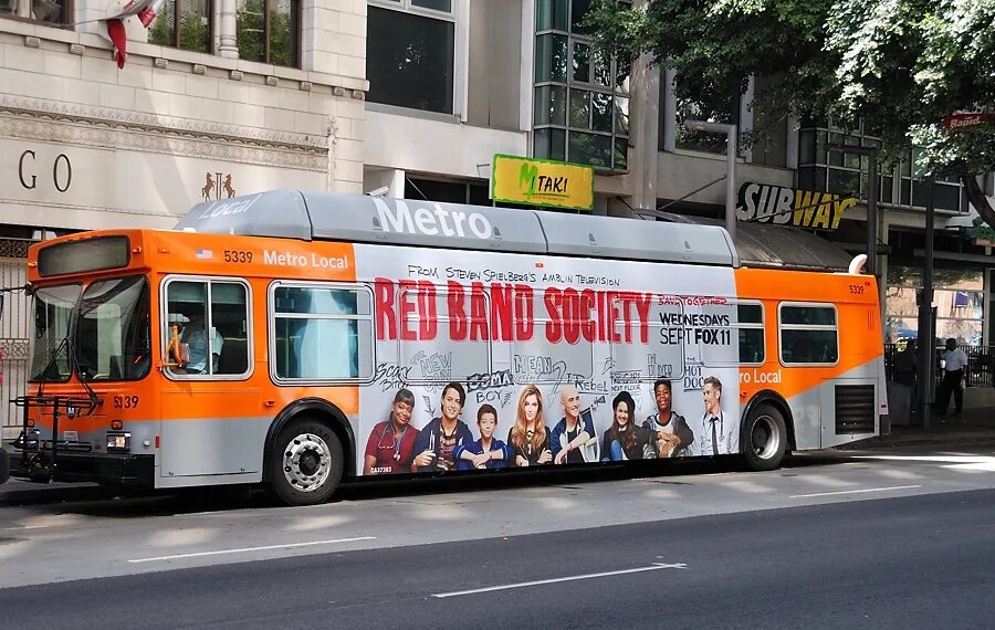 Купить автобус метро. Грузовики в Лос Анджелесе. Metro Bus publicite.