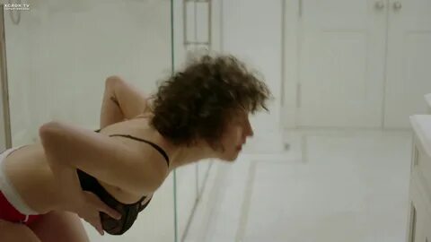 Slideshow ilana glazer sexy.