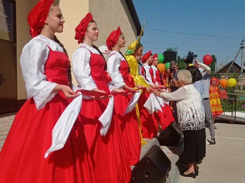 Новопушкинское Энгельсский район дом культуры. ДК Анисовский. ДК посёлок Анисовский. Новопушкинское МО.