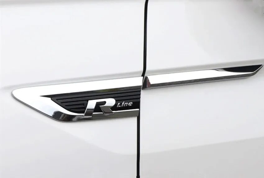 Шильдик r line. Шильдик r line тигуан 2. шильдик r line tiguan 2 на крыло. накладки r line на тигуан. хромированные шильдики на дверь и крыло тигуан р лайн 2025.