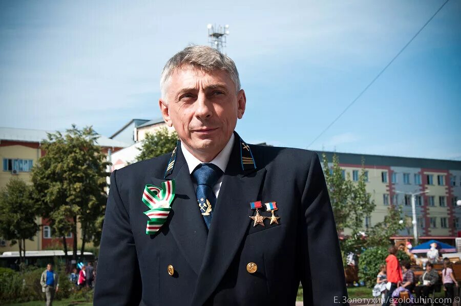 известные люди труда. исторический герой кузбасса. михаил тимофеевич калашников конструкторы стрелкового оружия. герой труда. сообщение о герое труда.