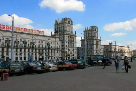 Напротив вокзала