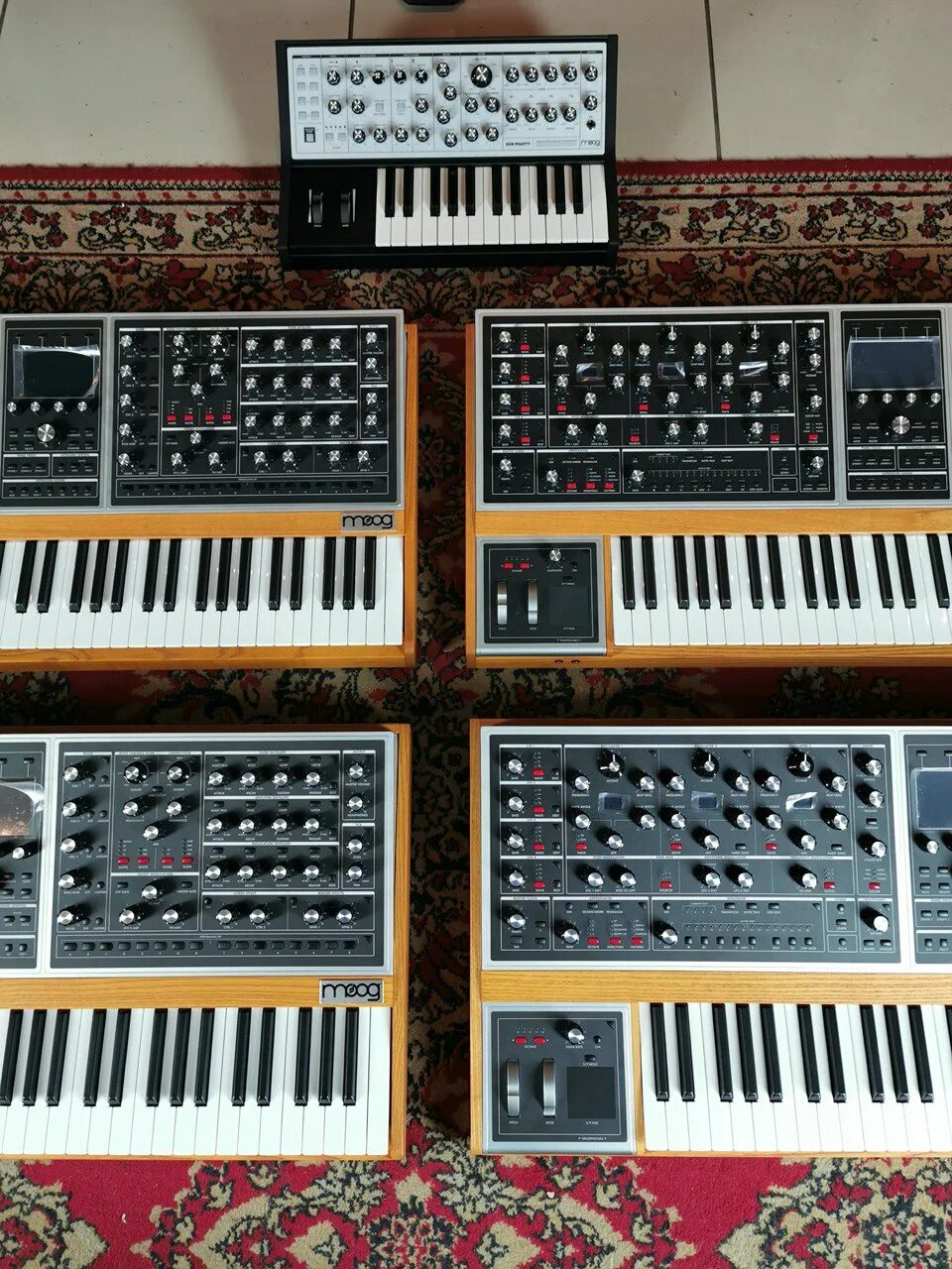 MOOG one 16. Синтезатор MOOG one. Voice Synthesizer. MOOG one 16 Voice. Voice 16