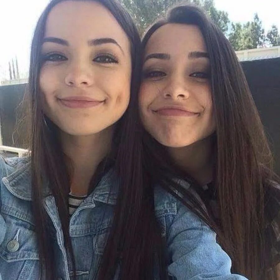 подписать фото. подпись к фотографии с подругой. подпись под фотографией с подругами. подписи к фото в инстаграм. классные подписи к фотографиям в инстаграме.