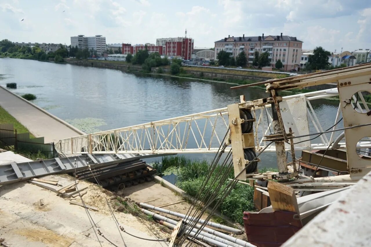 Красный мост в орле обрушился