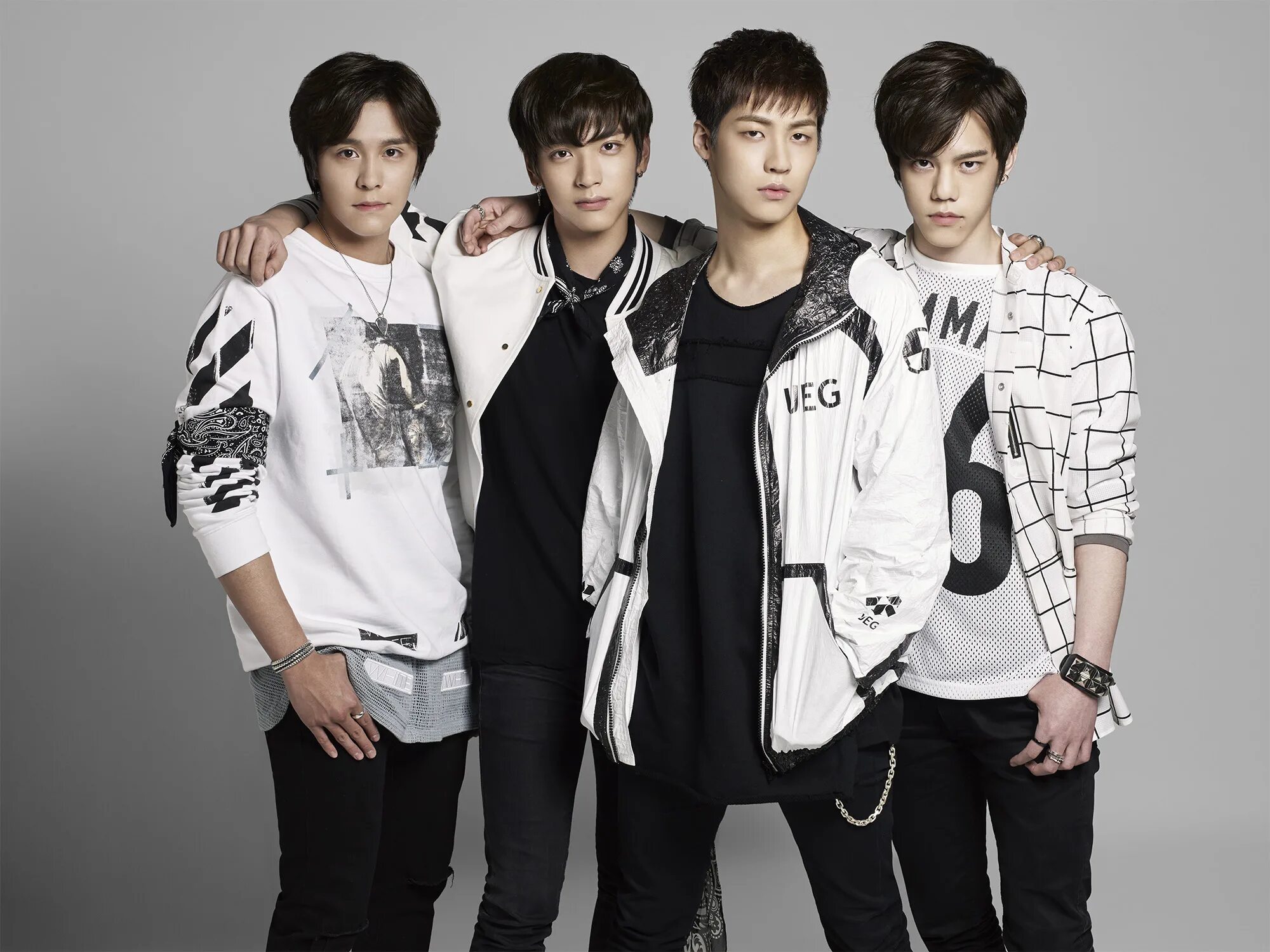 Группа n 9. CNBLUE корейская группа. 1/N корейская группа. Корейская группа Mix 9 биография. Флай группа корейская.