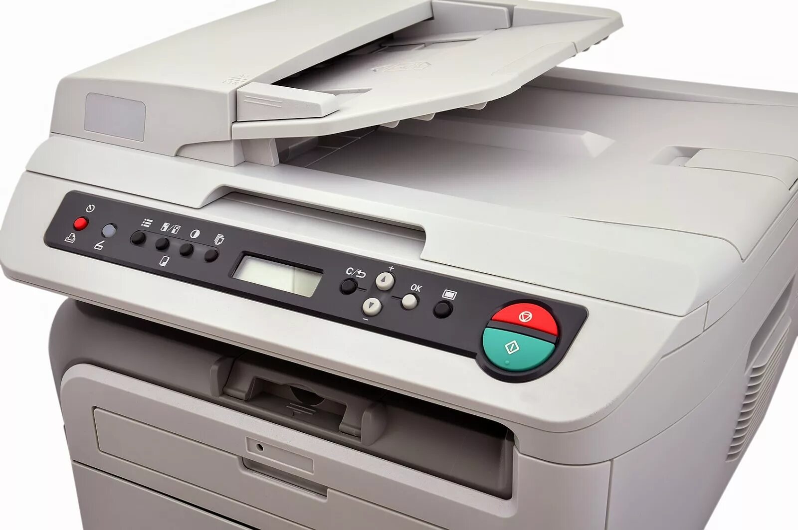 Девушка в офисе копировальная машина. Как пользоваться ксероксом. Как пользоваться ксероксом. Samsung инструкция к принтеру. Копировальная машина.