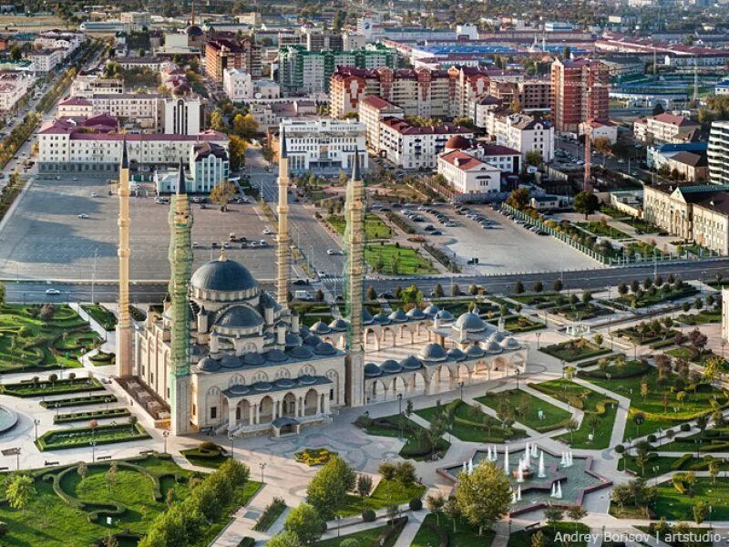 Грозный какой год. Столица Чеченской Республики город Грозный окруж мир. Чечня город Грозный сейчас. Чечня панорама Грозный. Республика Чечня Грозный вокзал.
