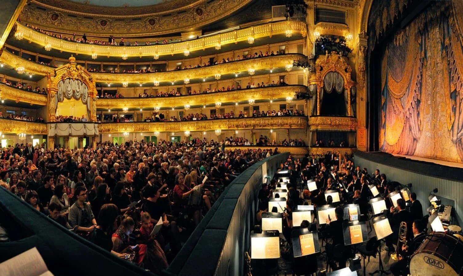 Mariinsky theater. Мариинский театр Санкт-Петербург. Мариинский театр Санкт-Петербург зал. Мариинский театр сцена 1. Мариинский театр Санкт-Петербург основная сцена.