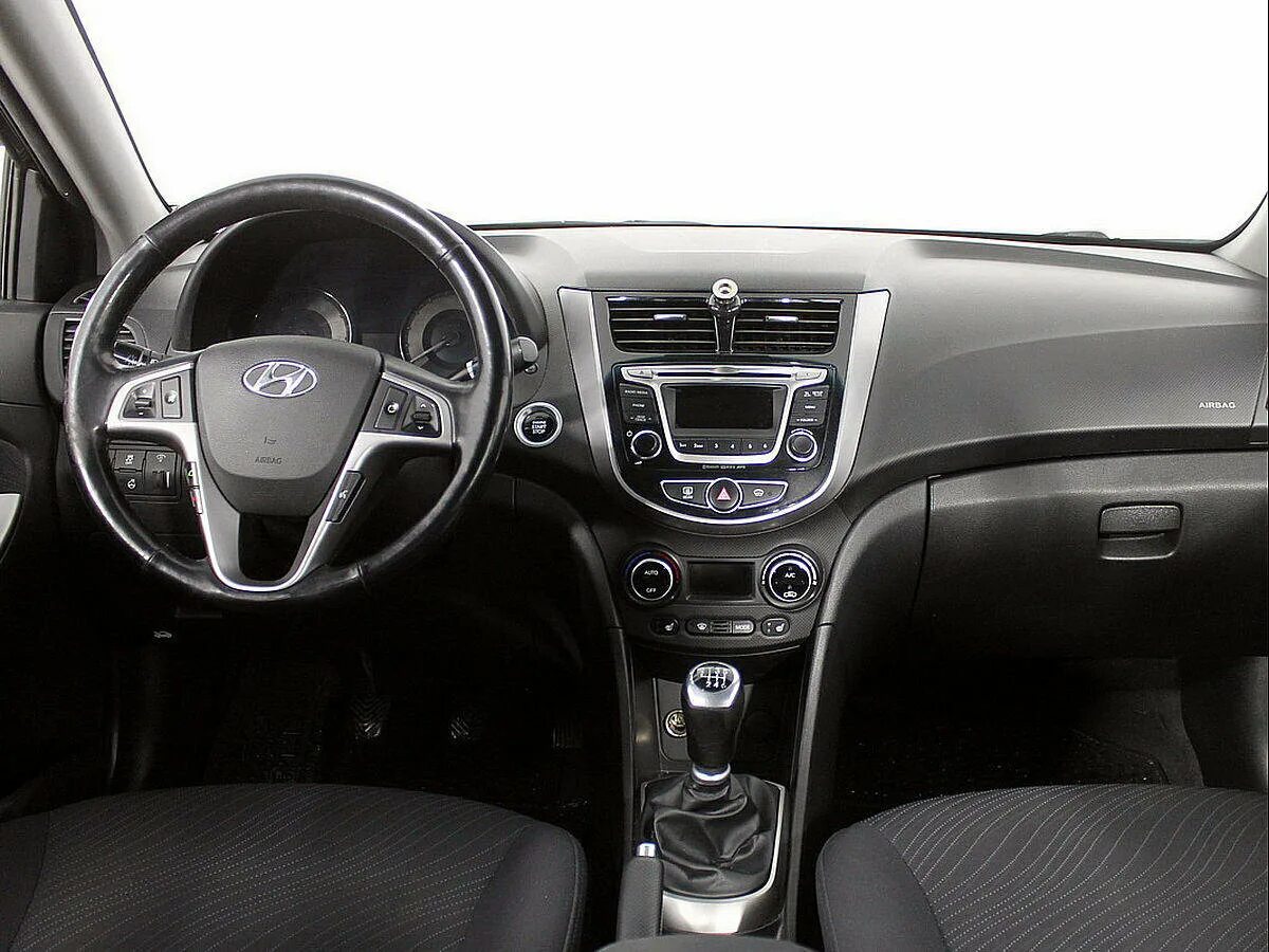 Solaris комплектации. Solaris комплектации. Хендай солярис 2016 седан салон. Hyundai solaris 2014 салон. Hyundai solaris 2017 механика.