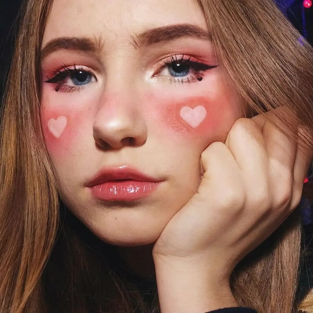 Щечки сердечком