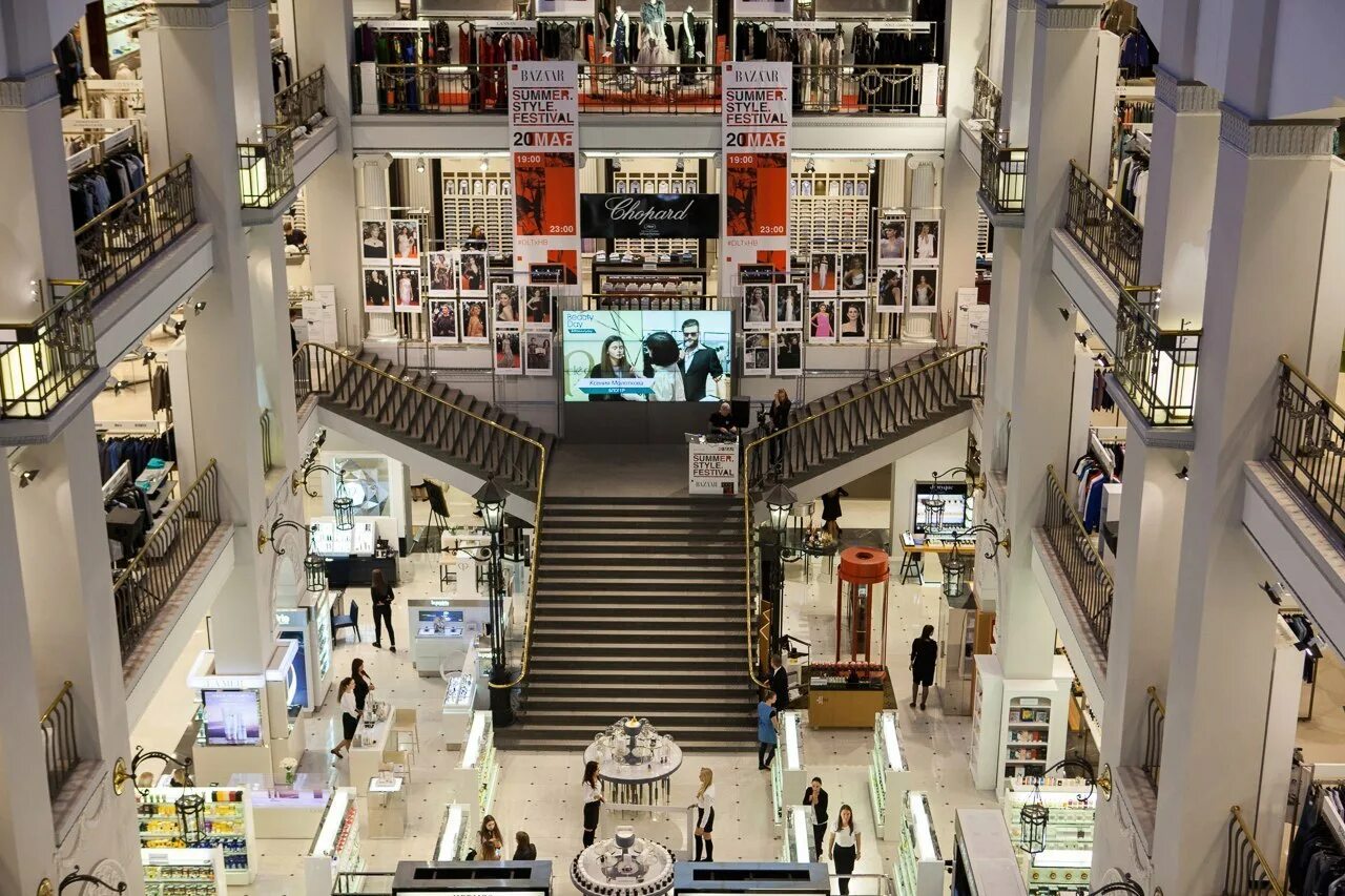 The department store. Цум москва внутри. Гум москва внутри. Цум торговый центр москва внутри. Гум длт цум.