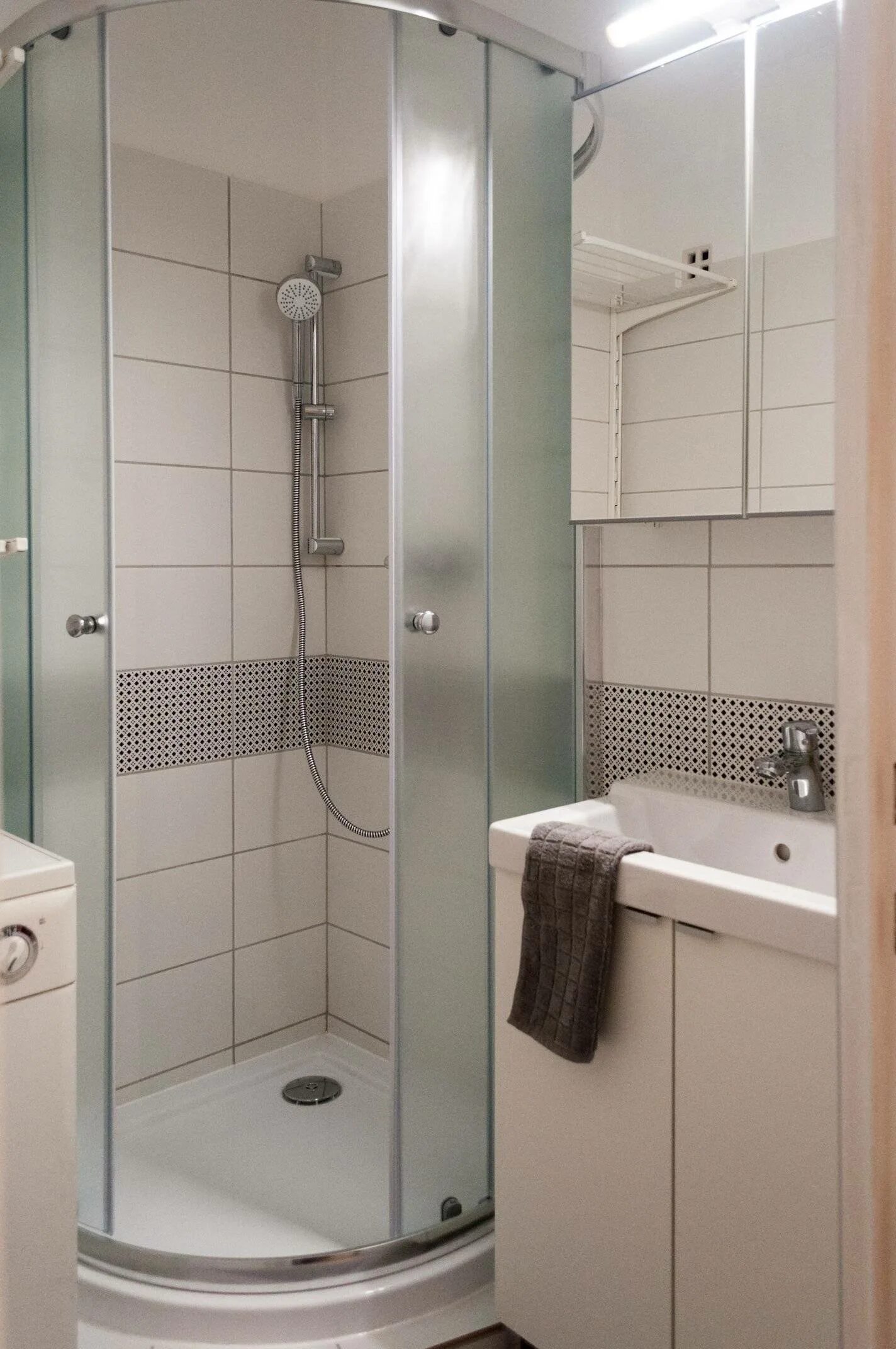 Душевая кабина Shower Room 150x85. Маленькая душевая кабина 70x70. Ванна 2x2 с душевой кабинкой. Душевая кабина 6012 Liberty.