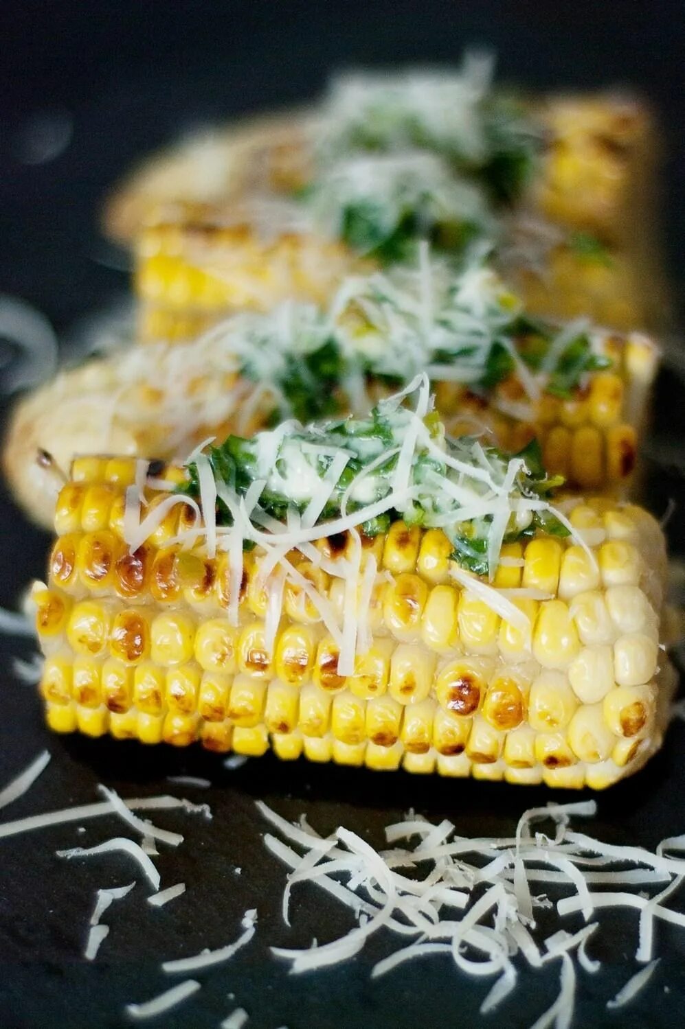 Кукуруза с маслом. Горячая кукуруза фото для рекламы. Кукуруза с маслом. Кукуруза с маслом. Кукуруза отварная.
