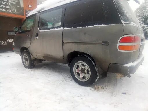 Диски на Таун айс 4вд. Toyota Town Ace yr30 резина. Колеса на Таун айс 4вд. Тойота Таун айс на дисках.