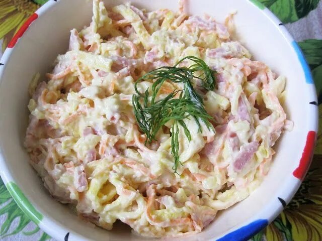 Салат с сыром и крабовыми палочками " Кулинарные рецепты