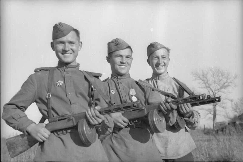 Фото военных лет великая отечественная. Фото бойцов Великой Отечественной войны 1941-1945. Солдаты ВОВ 1941. Советский солдат. Солдат 1945.