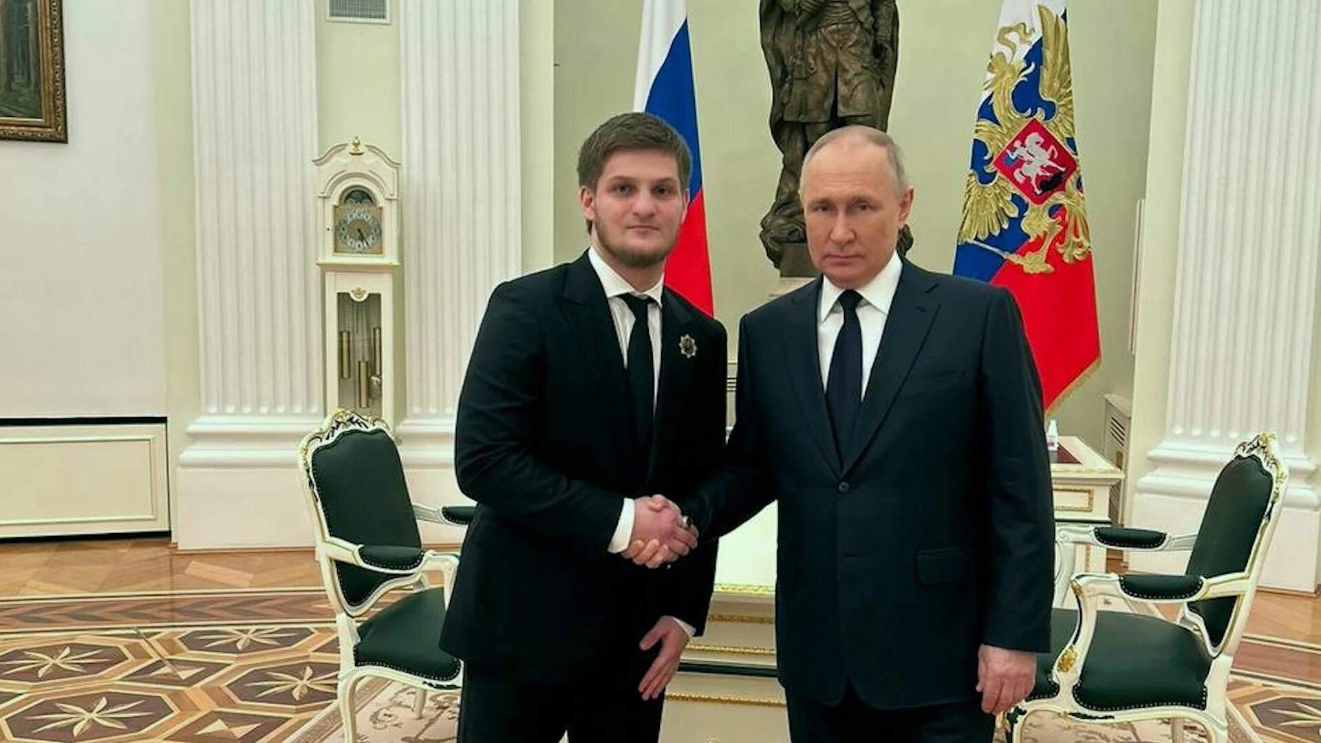 Кадыров младший сын. Сын рамзана кадырова ахмат. старший сын рамзана кадырова ахмат. семья рамзана кадырова 2025.