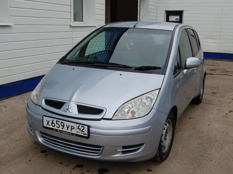 Mitsubishi colt 1.3. Митсубиси Кольт 1.3 2003. Mitsubishi Colt 1.3 2001. Митсубиси Кольт 1.1. Мицубиси Кольт 2003 года.