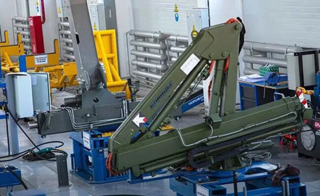 Манипулятор ковочный мк-30. Погрузка манипулятором. Автокрановый завод клинцы нова площадка. Манипулятор пресса. Манипулятор пресса.