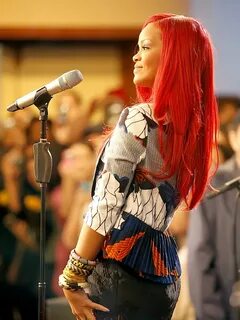 Рианна с красными волосами (71 фото)