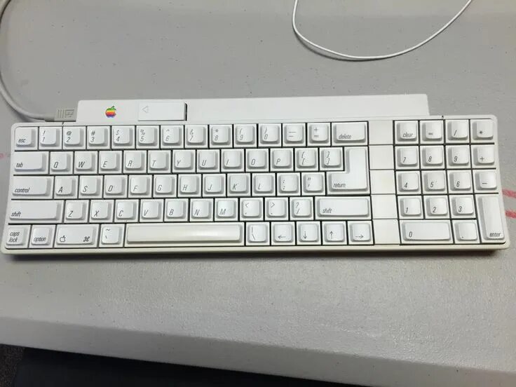 Adb keyboard. Клавиатура apple. клавиатура apple вид сверху. apple ii keyboard.