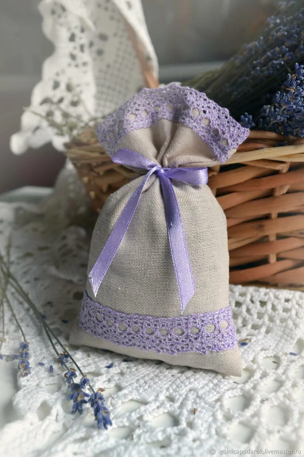 Саше из натуральных трав. Стильные саше. Саше из лаванды. Ароматическое саше мастер класс. Мешочки с ароматными травами.