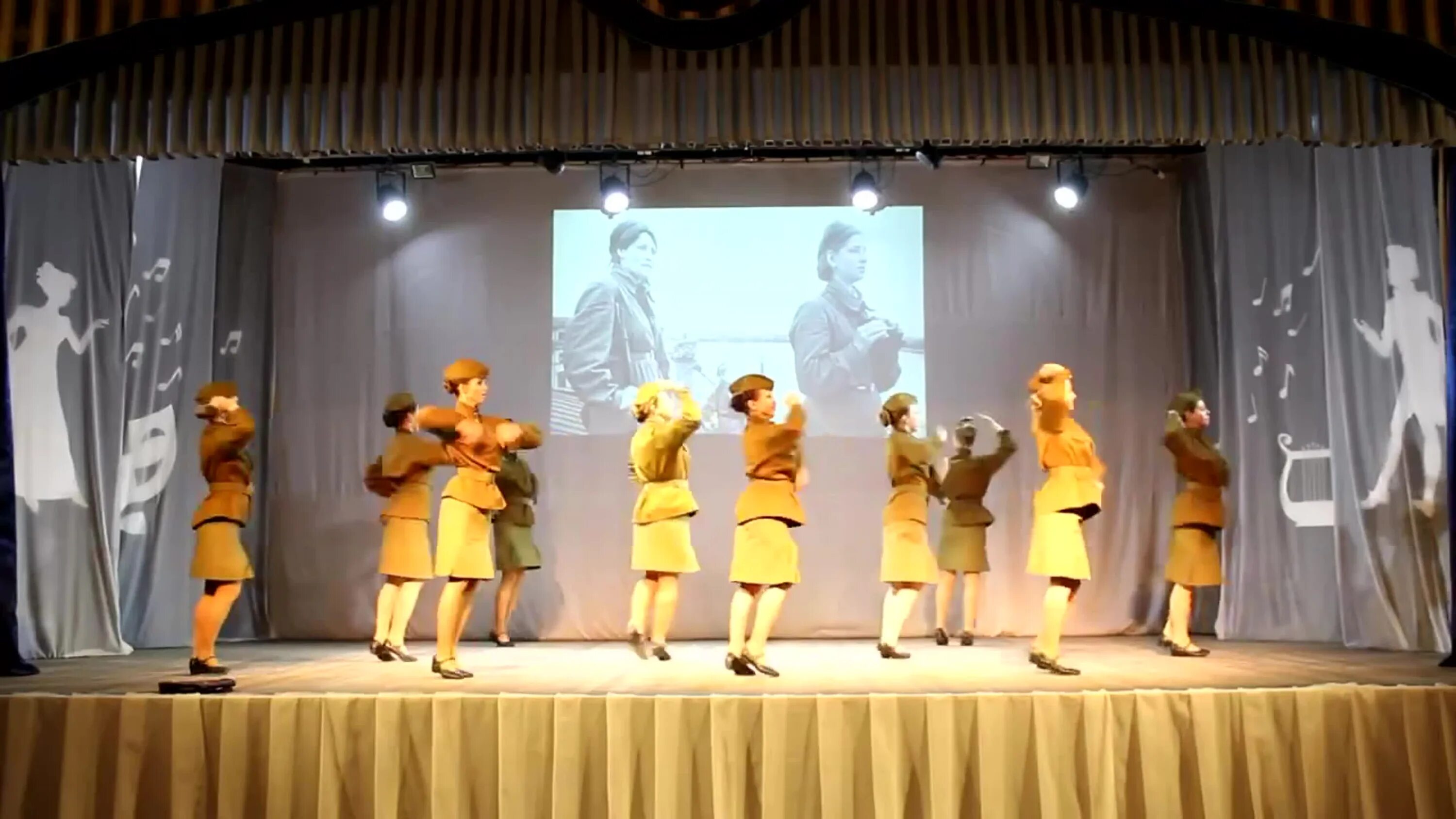 Патриотический танец видео. Коллектив рондо. танец коллектив рондо. рондо барнаул коллектив современного танца. рондо таганрог.