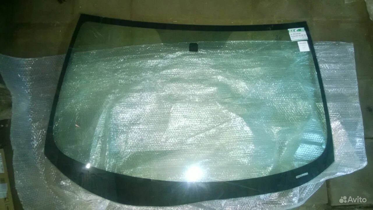 Лобовое стекло outlander 3. Как включить подогрев лобового на нива тревел. Регулировка форсунок омывателя лобового стекла на outlander 2013 года. Подогрев лобового стекла митсубиси аутлендер. Реле обогрева лобового стекла аутлендер 3.