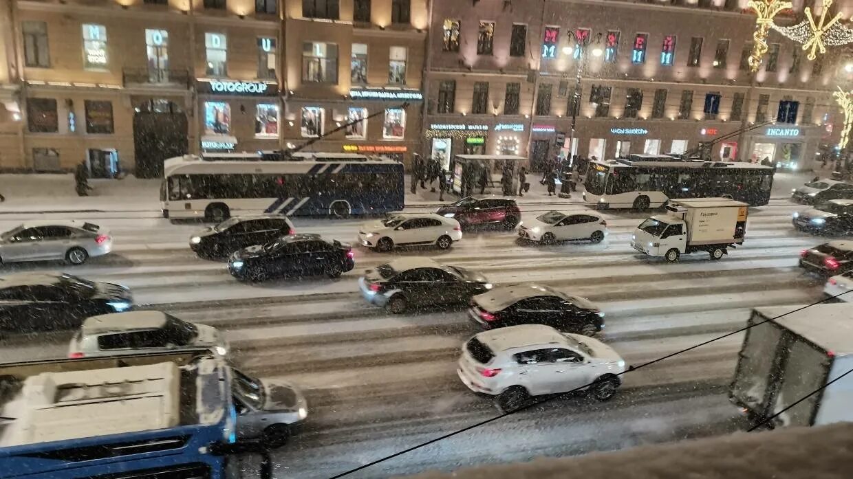 что происходит на улицах петербурга