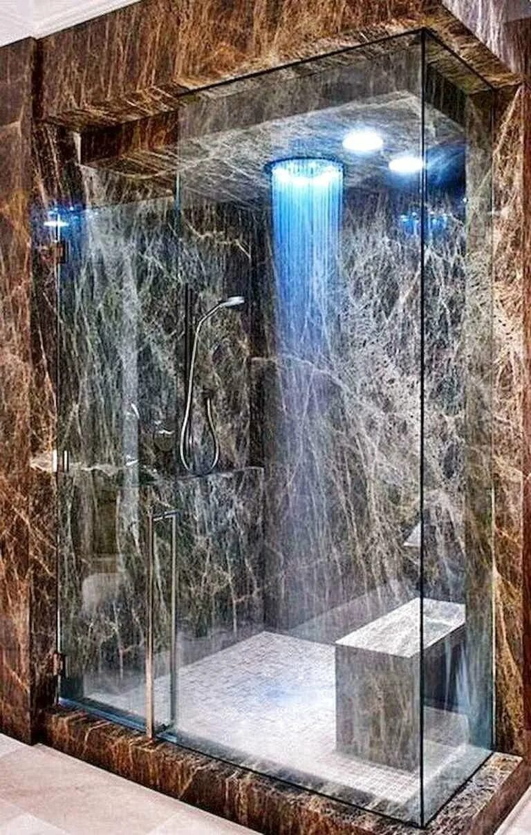 Теплые стены в душе. Необычные душевые комнаты. Необычные Ванные комнаты. Современная душевая. Ванная комната с тропическим душем.