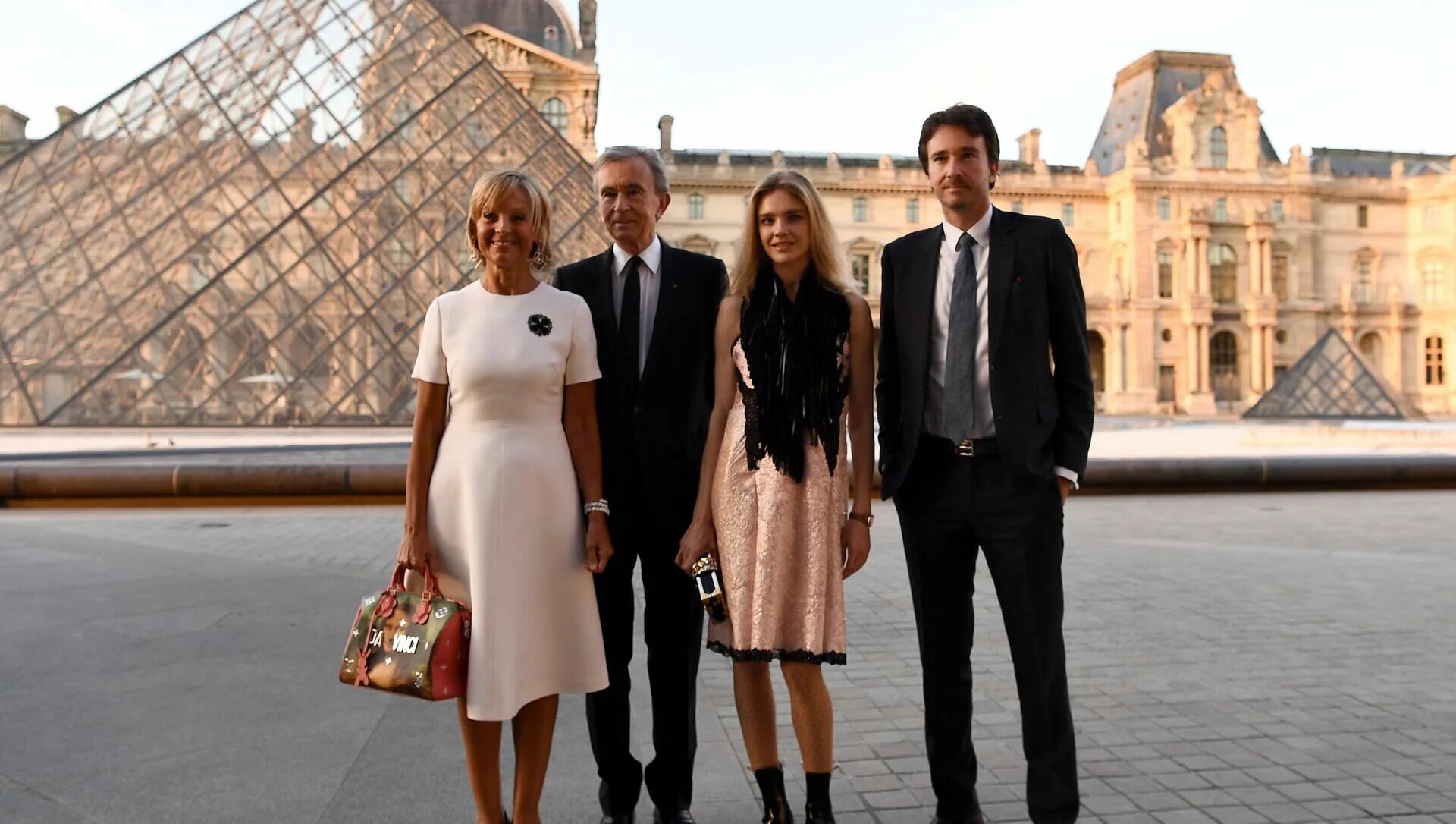 Elon musk богатый. Самые богатые группы. Самые богатые группы. Самые богатые группы. Самые богатые группы.