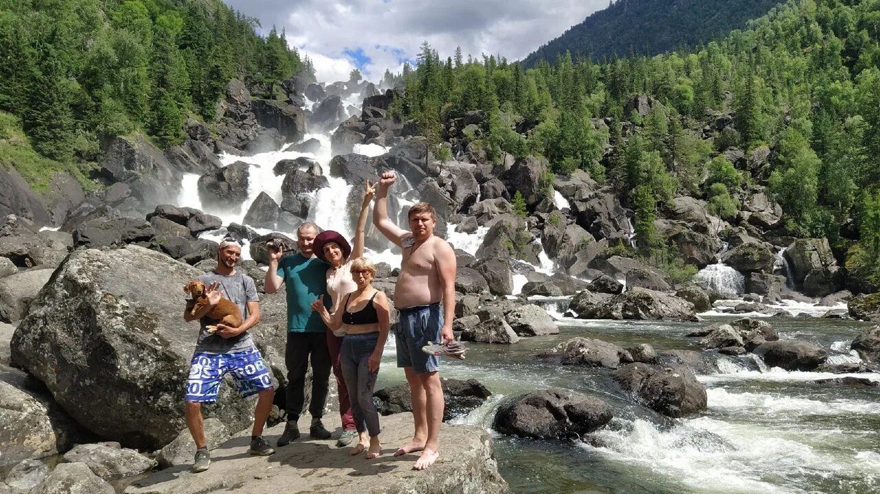 Турист горно алтайск. Водопад Учар горный Алтай экскурсии. Учар Акташ. Горно-Алтайск экскурсии однодневные. Горно-Алтайск экскурсии по Алтаю.