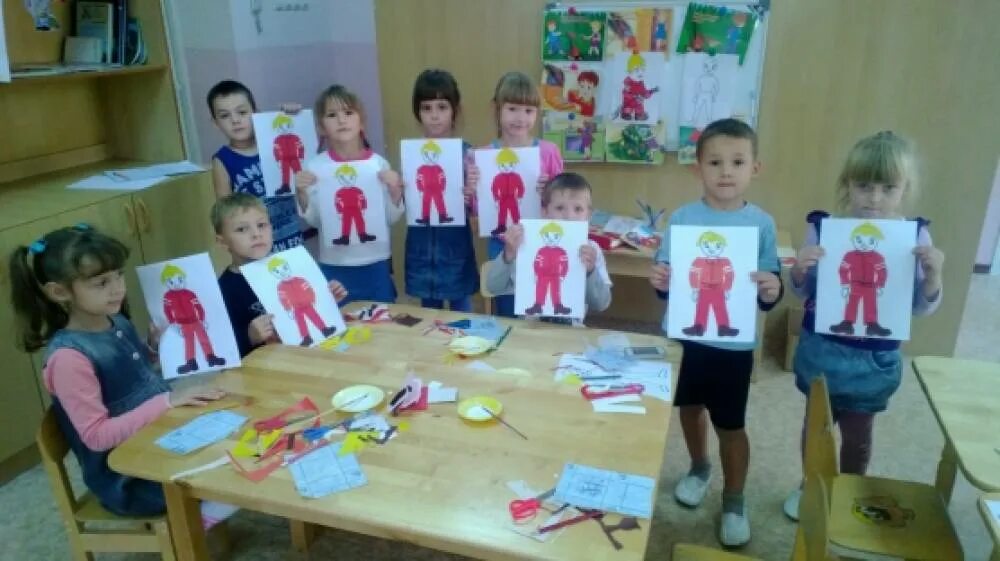 Нод профессии средняя группа. Рисование в старшей группе. Изо в подготовительной группе. Рисование в подготовительной группе. Рисование в старшей группе на тему профессии в детском саду.