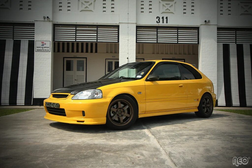 Honda ek9. Honda Civic Type r ek9. Желтая Хонда Сивик ek9. Honda Civic Ek Yellow. Honda ek9 Type r.