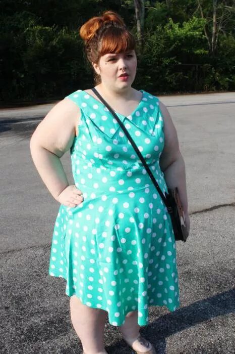 Стиль гранж плюс сайз. Толстая девушка. Невысокая пухлая девушка. Одежда для пухлых девушек. Полные женщины не красивые.