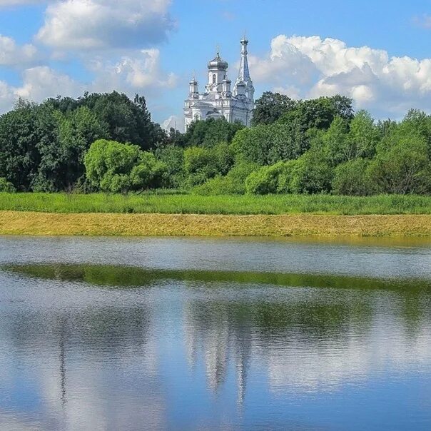 День низино. Церковь Низино великомученицы Александры. Низино Ленинградская область. Церковь в Низино. Шинкарский пруд Низино.