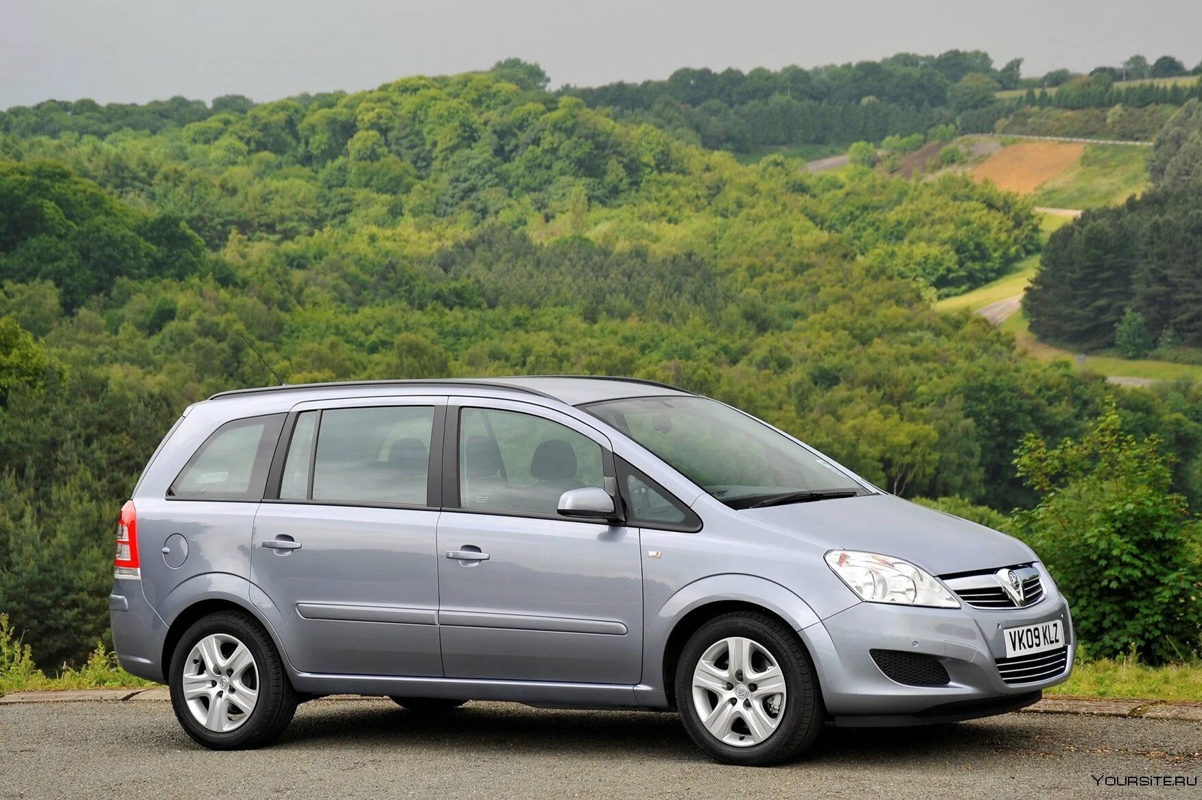 Opel zafira b 2005. Opel zafira 2008. Opel zafira 2008-2011. Опель зафира б. Zafira opc.