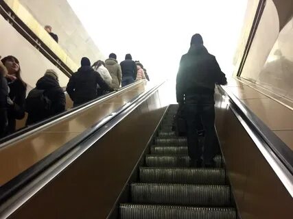 Метро будни