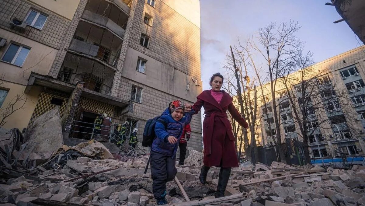 Потери мирных жителей. Разрушенные города Украины. Бомбежка Киева.
