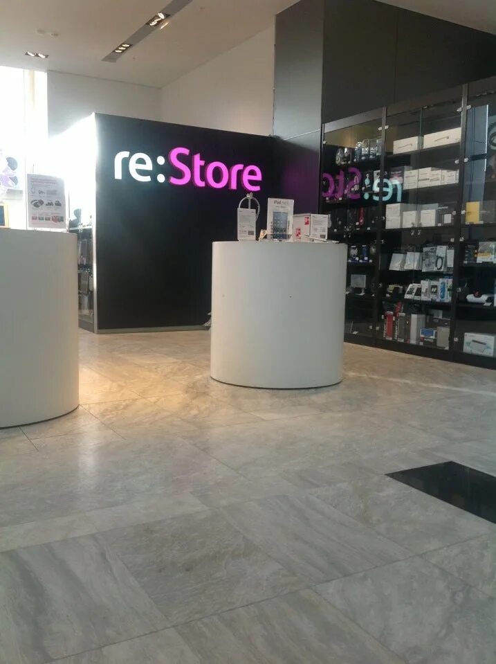 Самара улица дыбенко 30 космопорт. Иещё 18компьютерные магазиныiprofi, re:store и другое. Restore волгоград. Restore магазин. Istore воронеж.