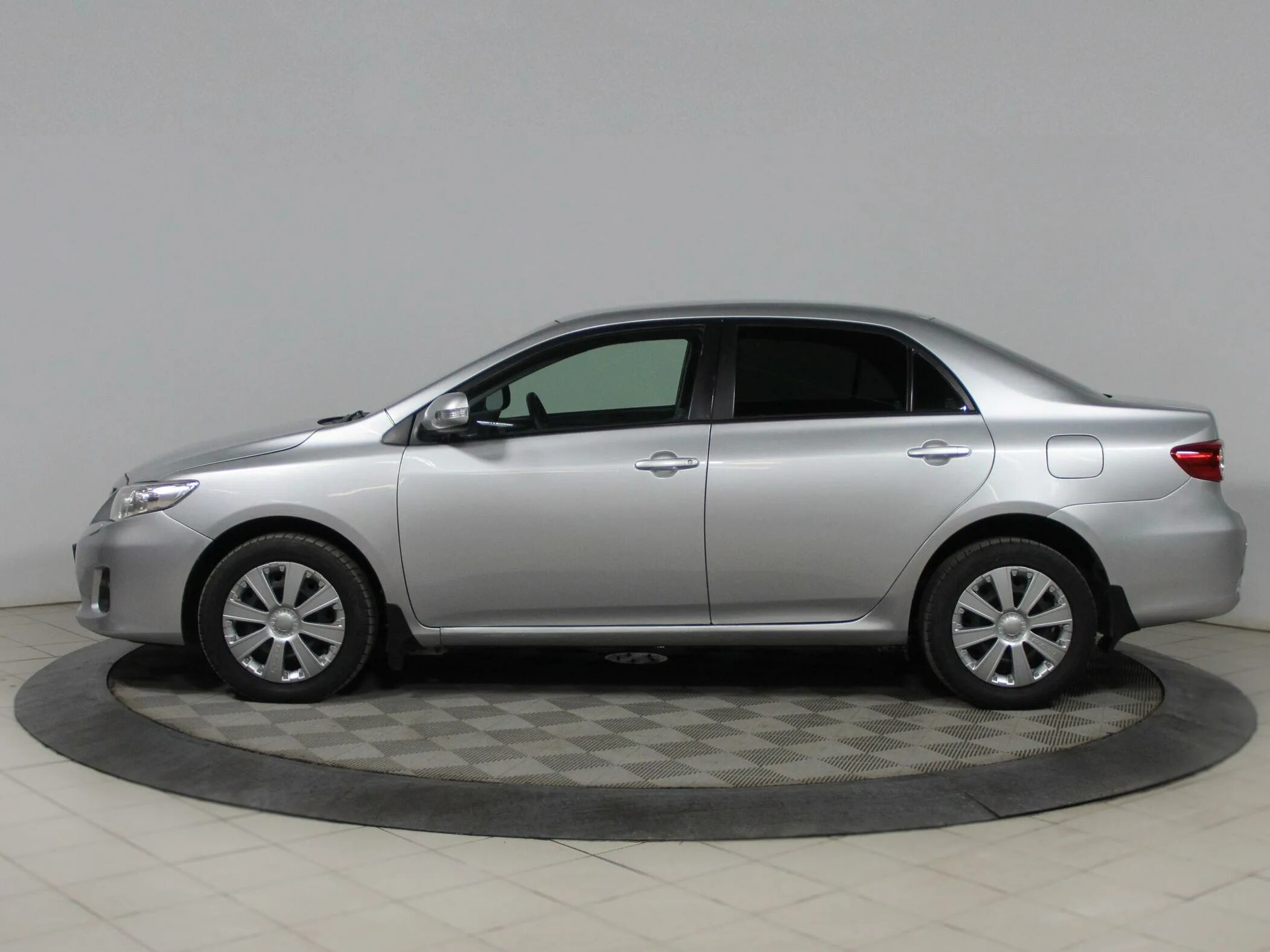 Купить тойоту короллу 2. Тойота Королла 2011. Toyota Corolla 2011. Тойота Королла 2011 года. Тойота Королла 2011 серебристая.