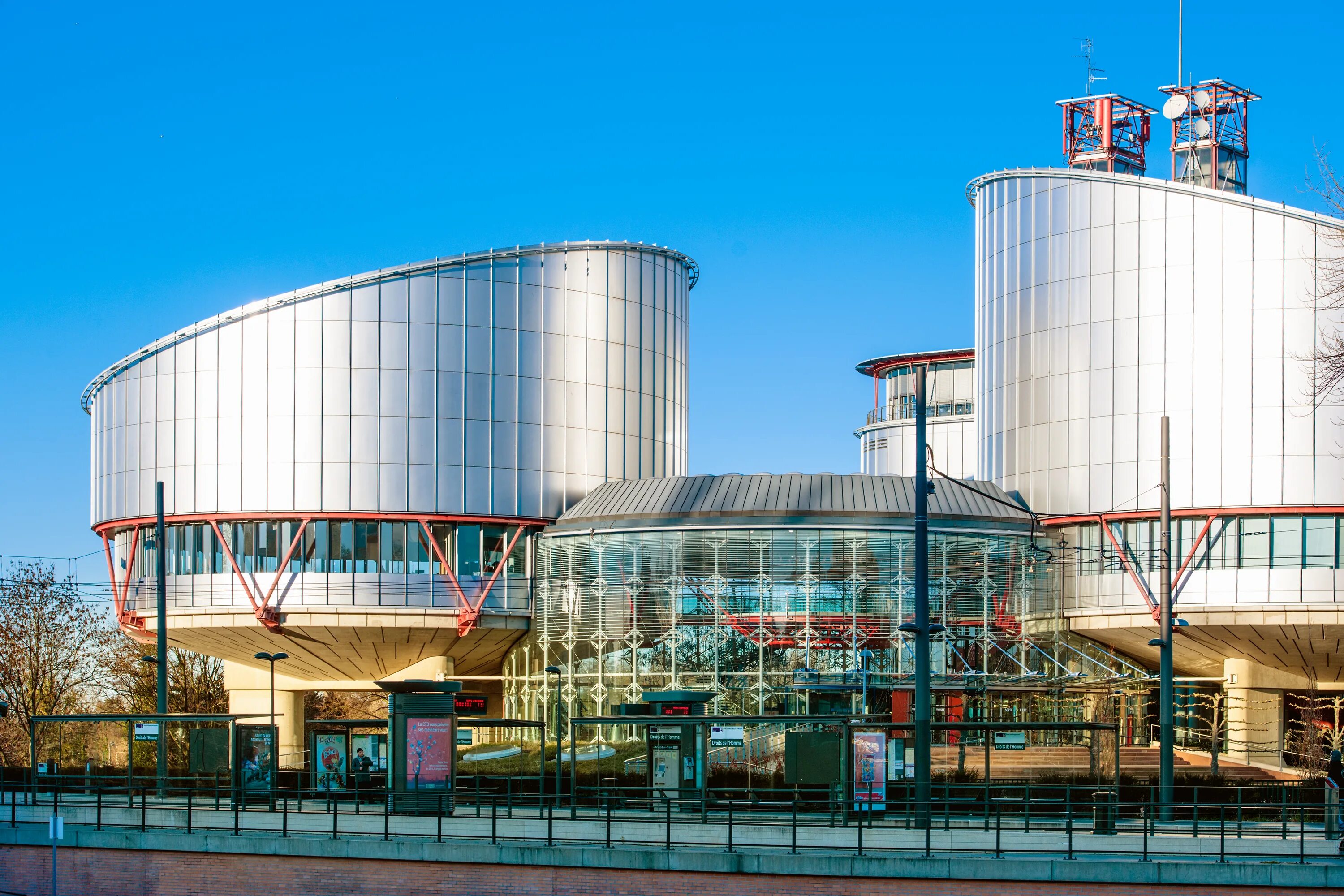 Европейский суд по правам человека. Здание европейского суда по правам человека в Страсбурге. ЕСПЧ И Россия. ЕСПЧ здание.