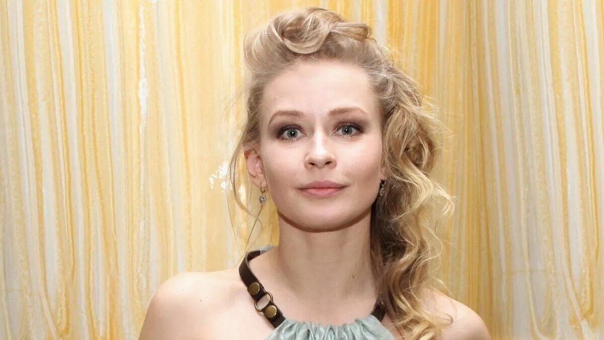 юлия пересильд. пересильд. алексей учитель и юлия пересильд фото. сколько зарабатывает пересильд. юлия пересильд.