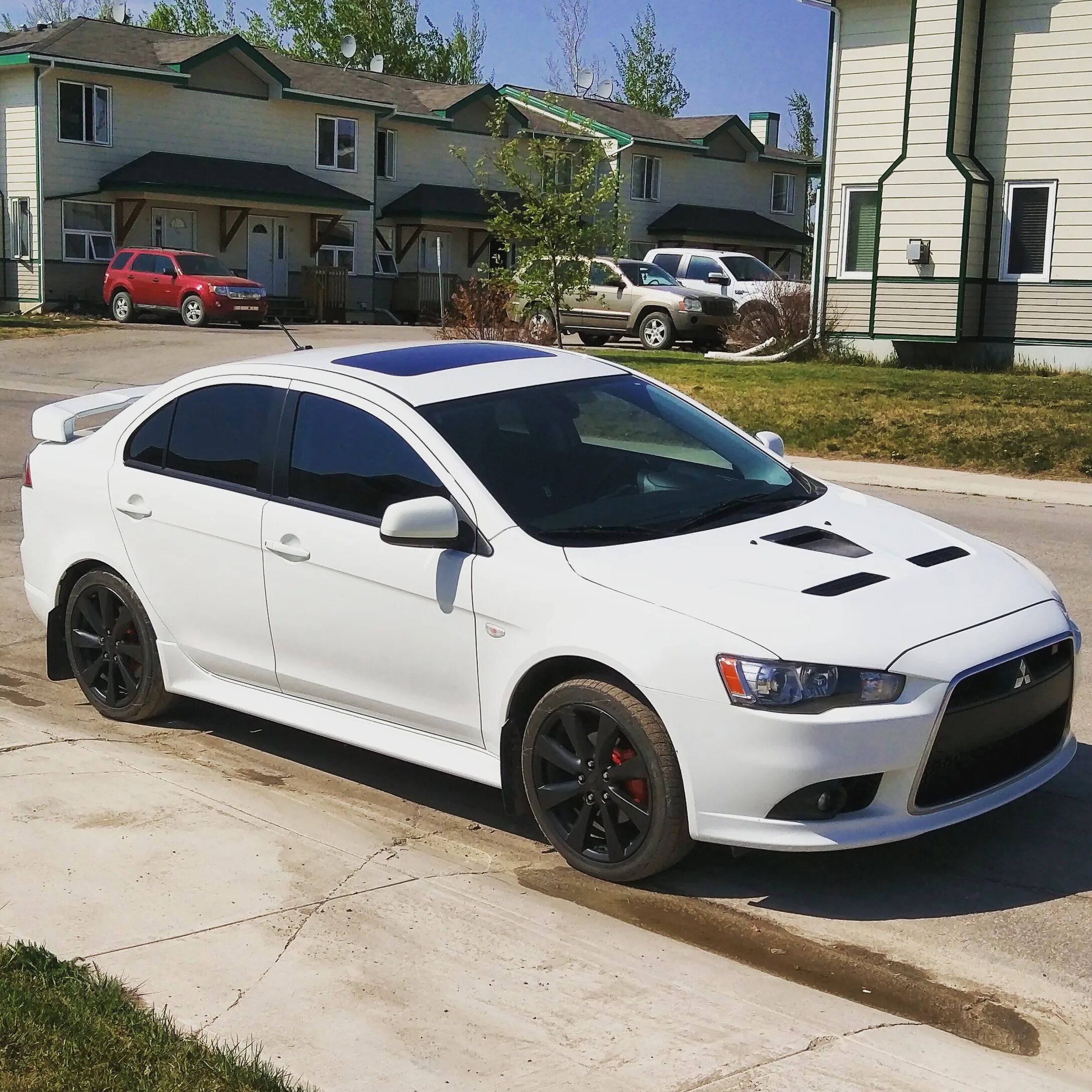 Mitsubishi lancer 2012. Mitsubishi Lancer 10 Ralliart. Mitsubishi Lancer Ralliart x белый. Лансер 10 раллиарт белый.