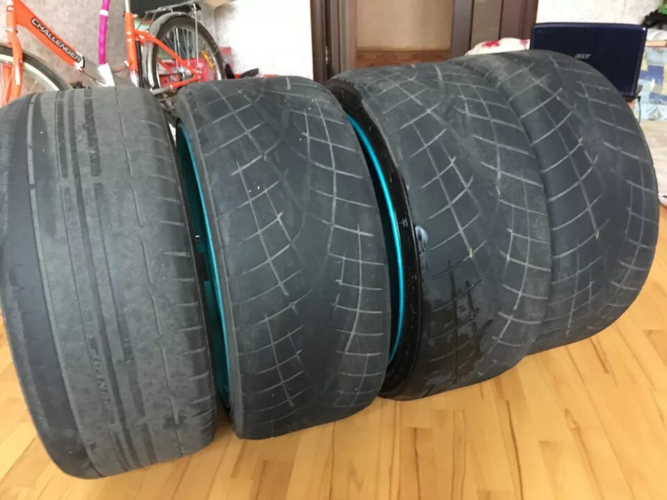 Шины полуслики. 255/45 R19 полуслики. R17 245/40 полуслики. 255 R17 полуслики Субару. Шины полуслики r19.