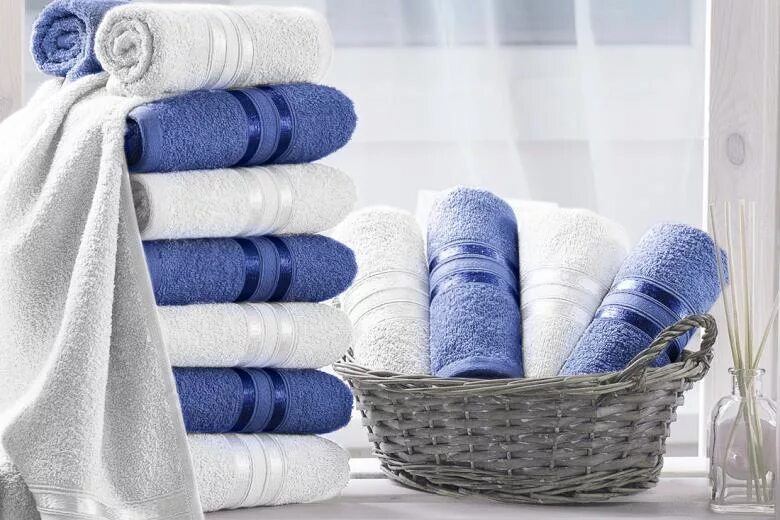 Махровые изделия полотенца. Полотенце. Махровые изделия. Белое полотенце. Отбеливатель полотенца.