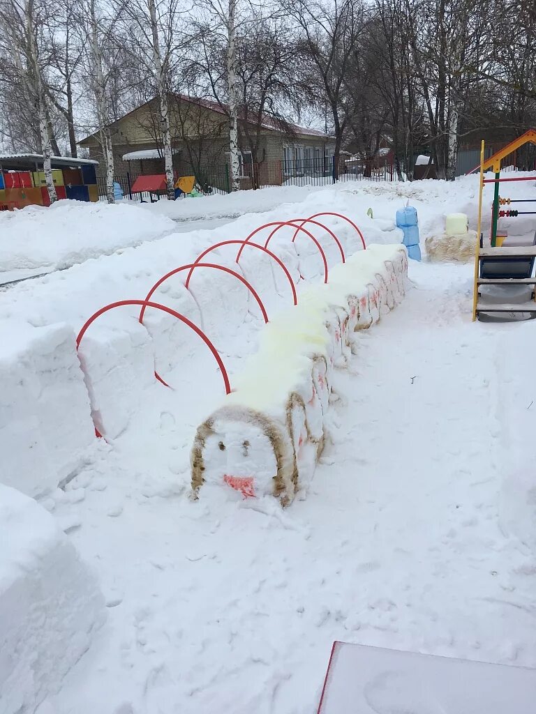 Украсить детскую площадку зимой. Украшение площадки в детском саду зимой. украшение зимней детской площадки. зимняя площадка в детском саду. зимнее украшение детской площадки в детском саду.
